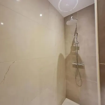 2 Pieces Avc Piscine Apartment